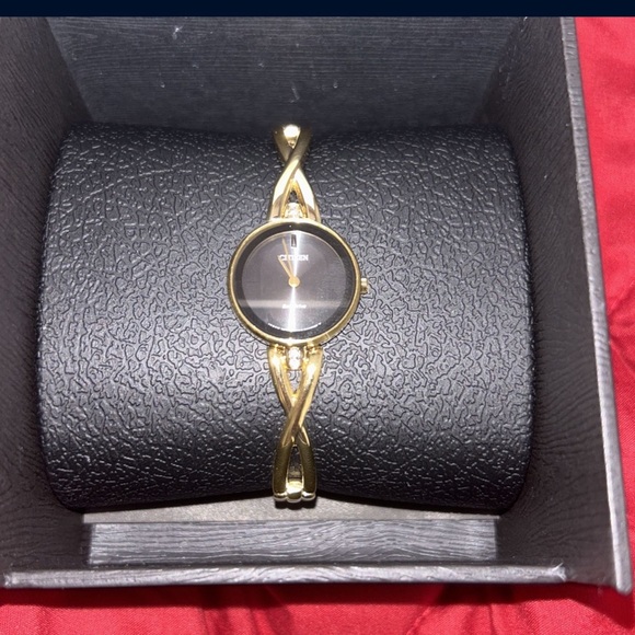 Women's bangle citizen watch